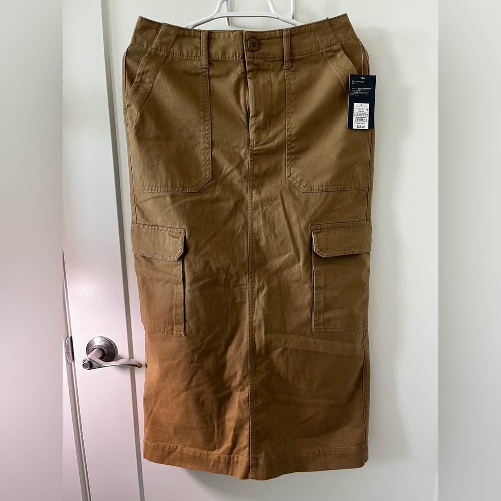 Women midi skirt (size 2, brand new)